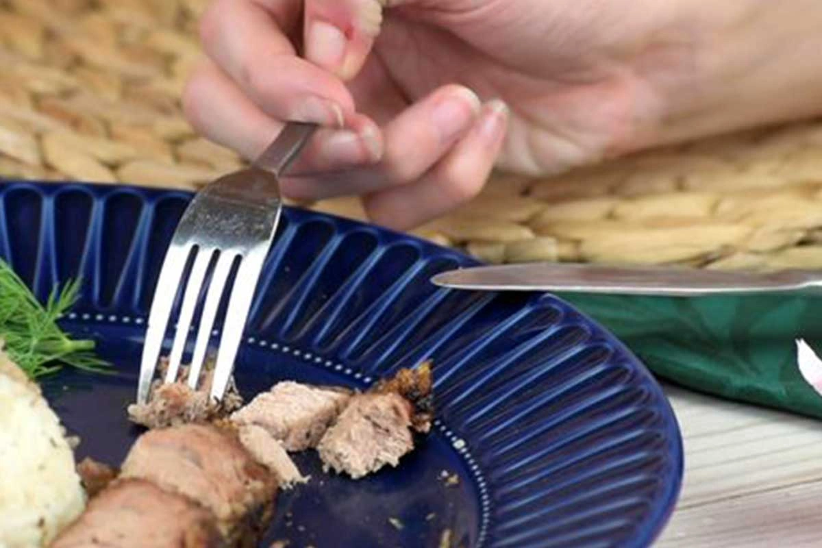 قاشق چنگال سبک یا سنگین