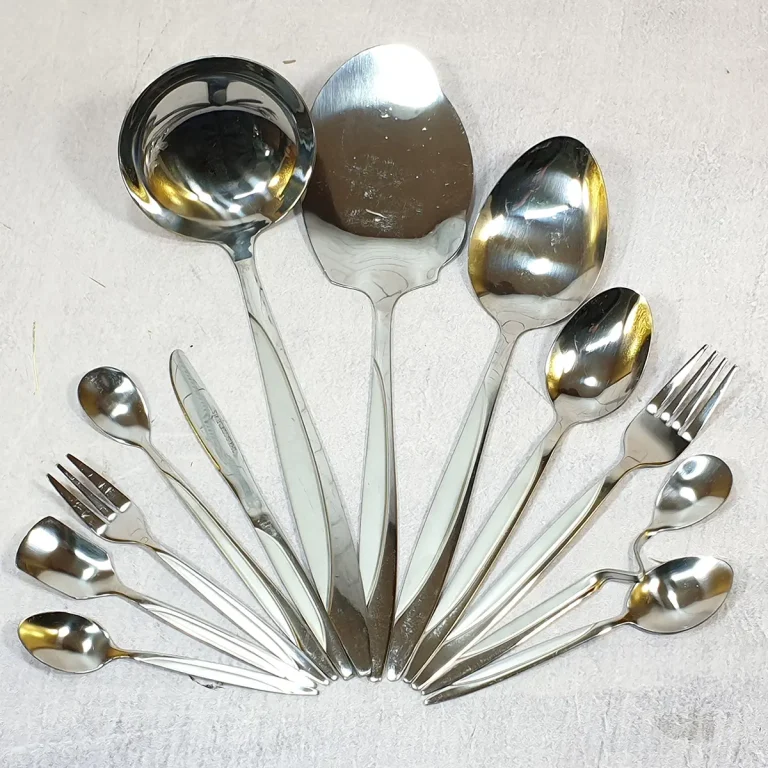 قاشق چنگال برای استفاده روزمره