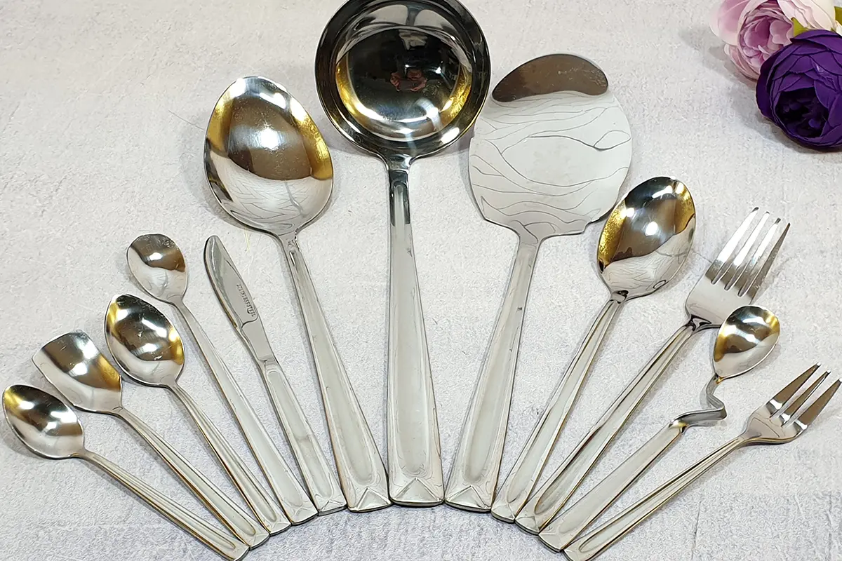 قاشق چنگال برای استفاده روزمره